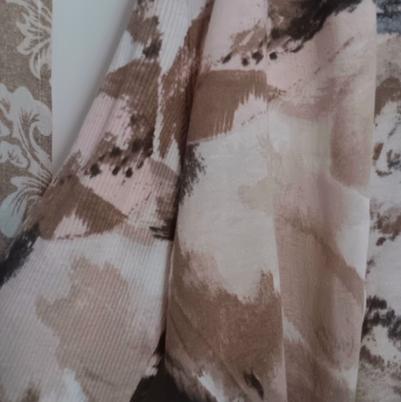 CHICOS CARDIGAN SIZE 2. - Picture 7 of 8